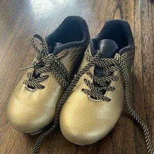 Toddler soccer cleats